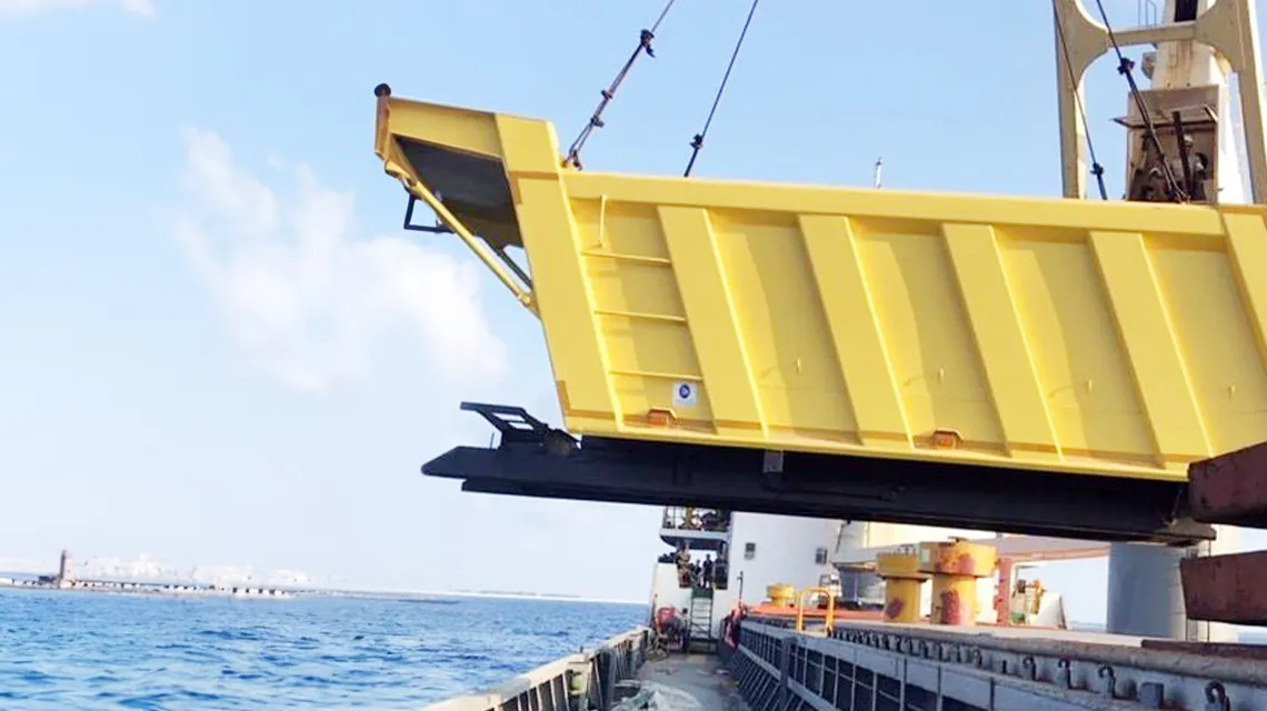 هياكل الشاحنات أثناء التحميل والتفريغ