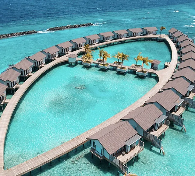 إنشاء منتجع أتموسفير كانيفوشي في جزيرة لافياني أتول.