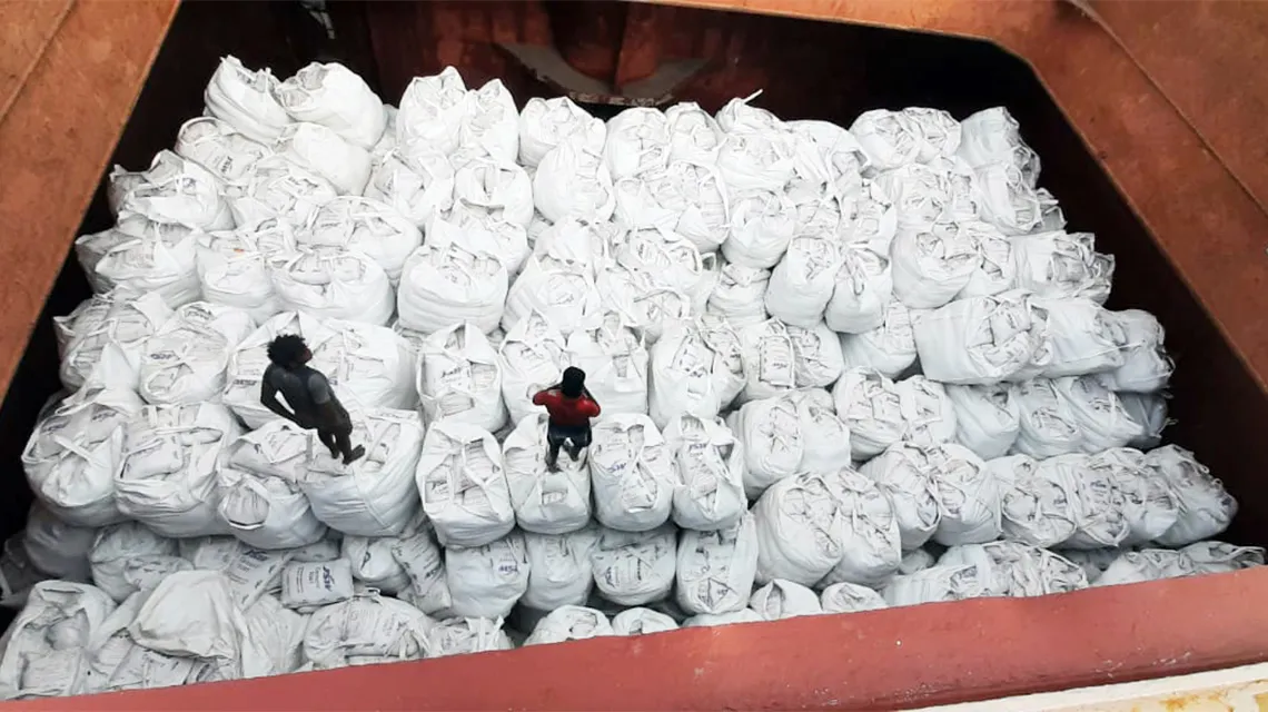 تحميل الاسمنت