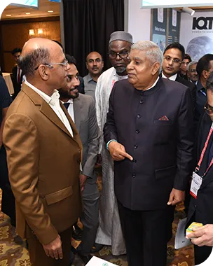 مناقشة أعمال مع سعادة سانتوش جها، المفوض السامي للهند، في سريلانكا