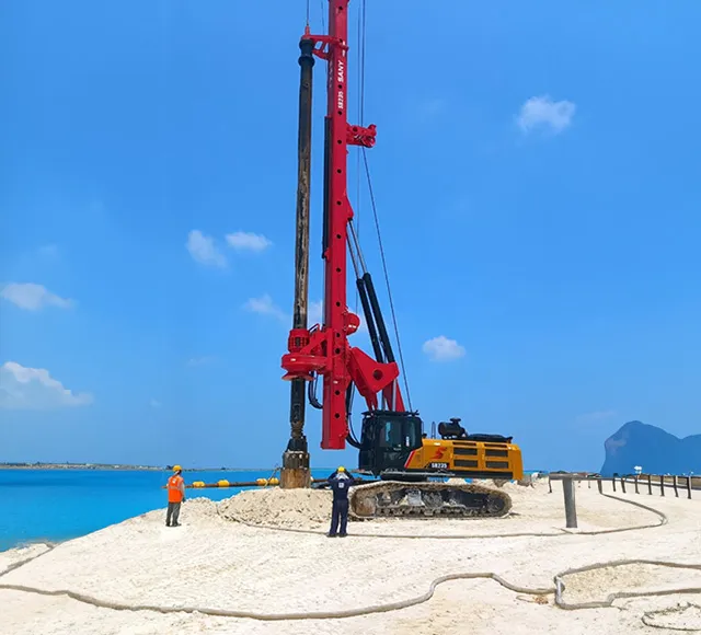 أكوام مملة في الموقع