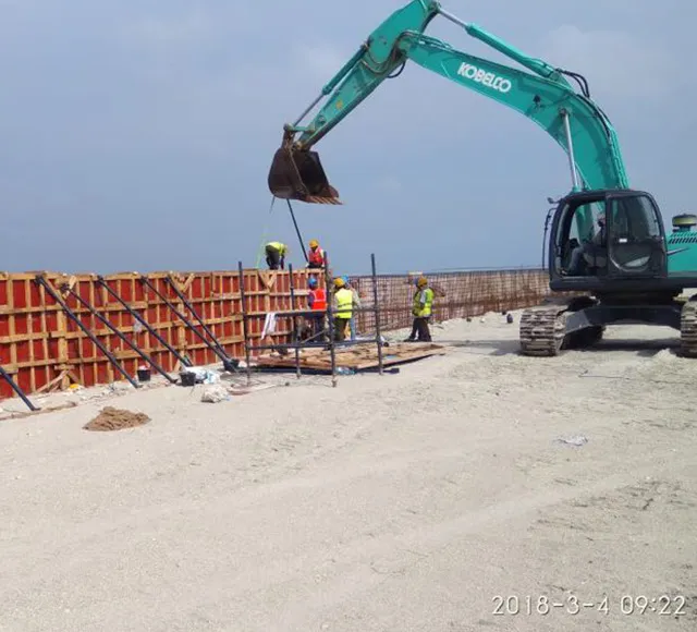 بناء جدار الرصيف في رحفالهو هورا